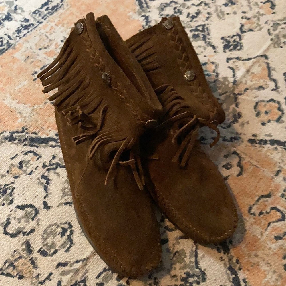 Minnetonka High Top Back Zip Boot Women’s